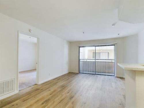 Apartments-in-Sherman-Oaks-CA-Two-Bedroom-Apartment-Interiors-B3-307-14